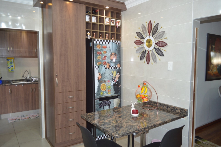 6 Bedroom Property for Sale in Doringkruin North West